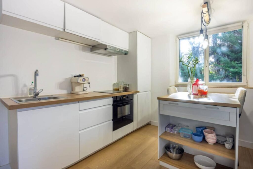 KITCHENETTE