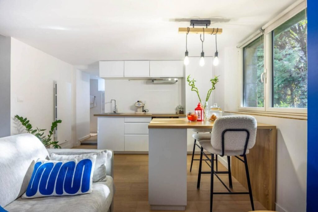 KITCHENETTE