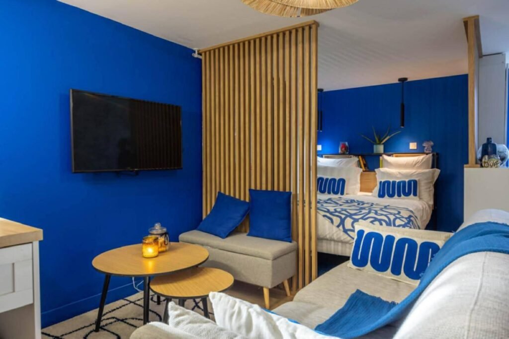 SALLE TELE